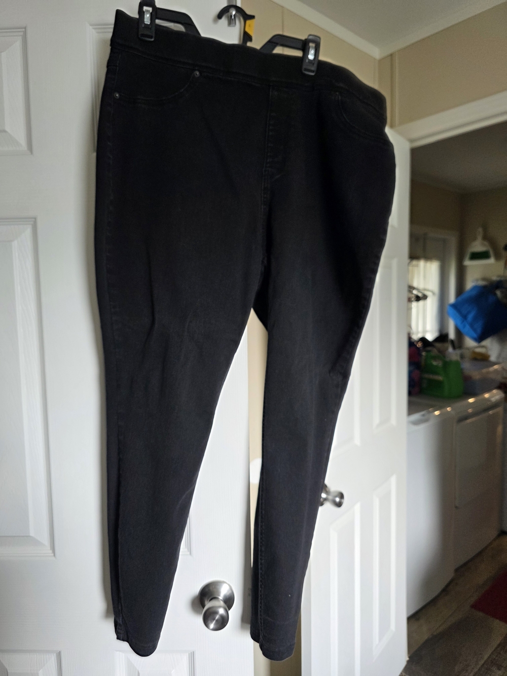 Black Women’s Stretch Skinny Jeans